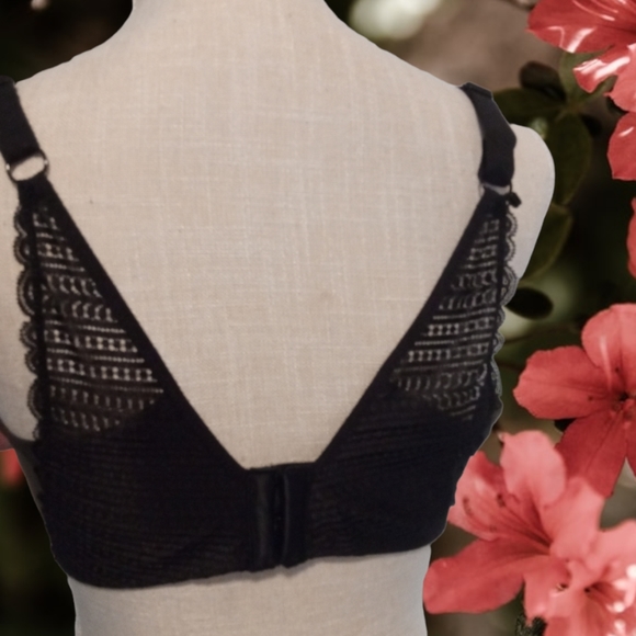 NWT Maidenform Comfort Devotion Black Lace Smoothing Full Coverage Push Up Bra - Picture 10 of 10